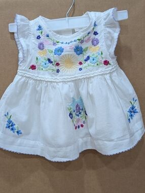 GAP Baby Girl 3-6 M White Infant Dress Floral Embroidered Cotton Summer Spring